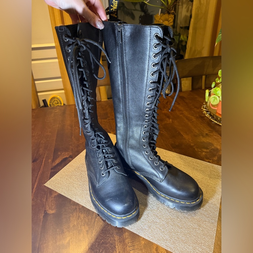 Dr. Martens 1B60 Knee-High Black Leather Boots Size 10